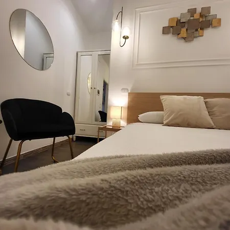 Atrium Bed & Breakfast *