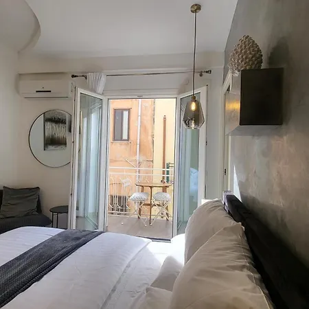 Atrium Bed & Breakfast *