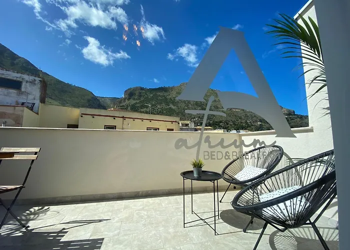 Atrium 4*