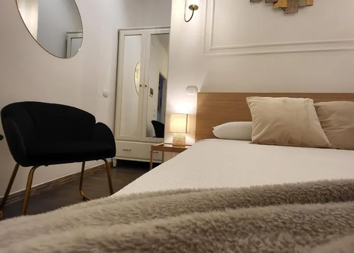 Atrium Bed & Breakfast 4*