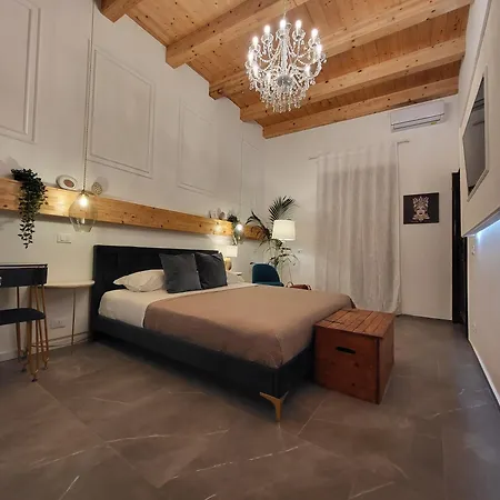 Atrium Bed & Breakfast *
