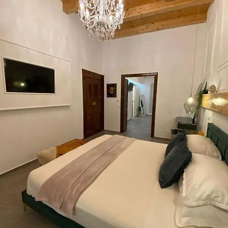 Atrium Bed & Breakfast *