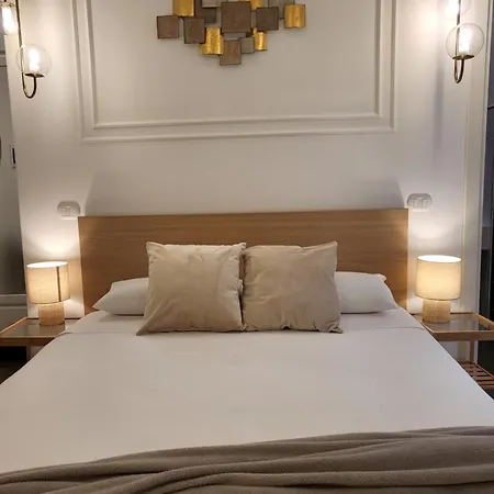 Atrium 4*