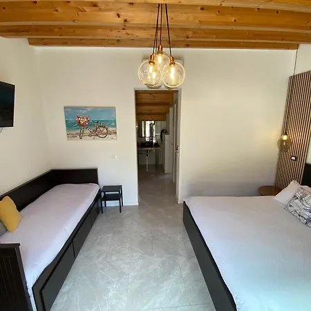 Atrium Bed & Breakfast *