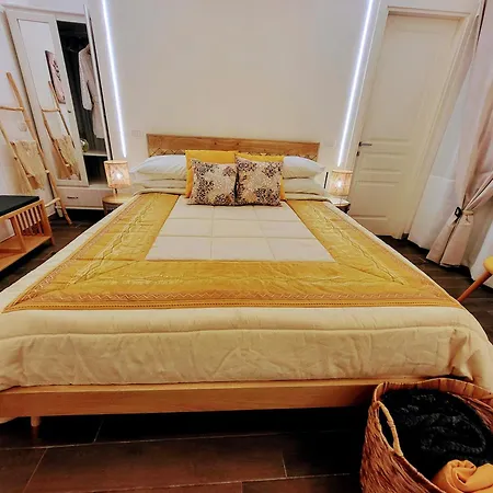 Atrium 4*