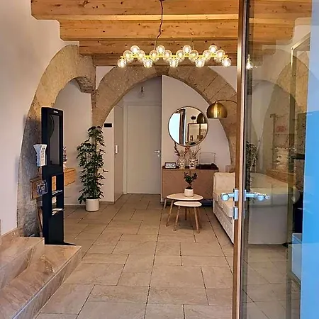 Atrium Bed & Breakfast 4*
