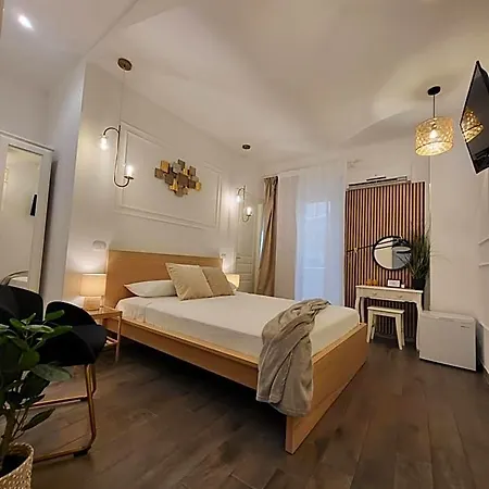Atrium Bed & Breakfast 4*